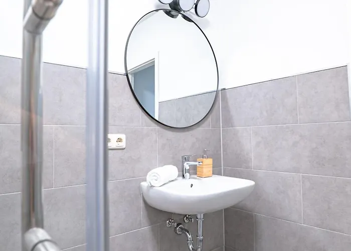 Moderne City-fewo Bis 5 Personen Apartamento Magdeburgo